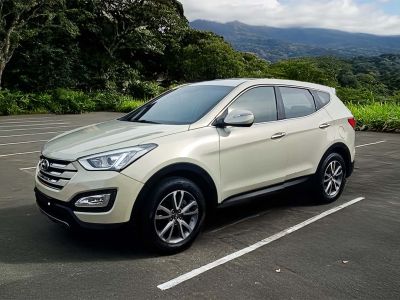 Example of a full sized SUV for rent in Costa Rica at CBX Rent A Car